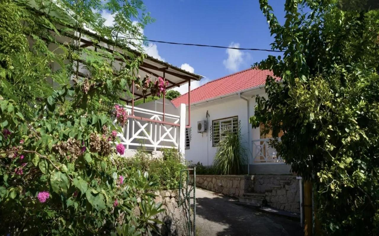 Maison De Vacanze Baie Sainte-Anne Extérieur photo